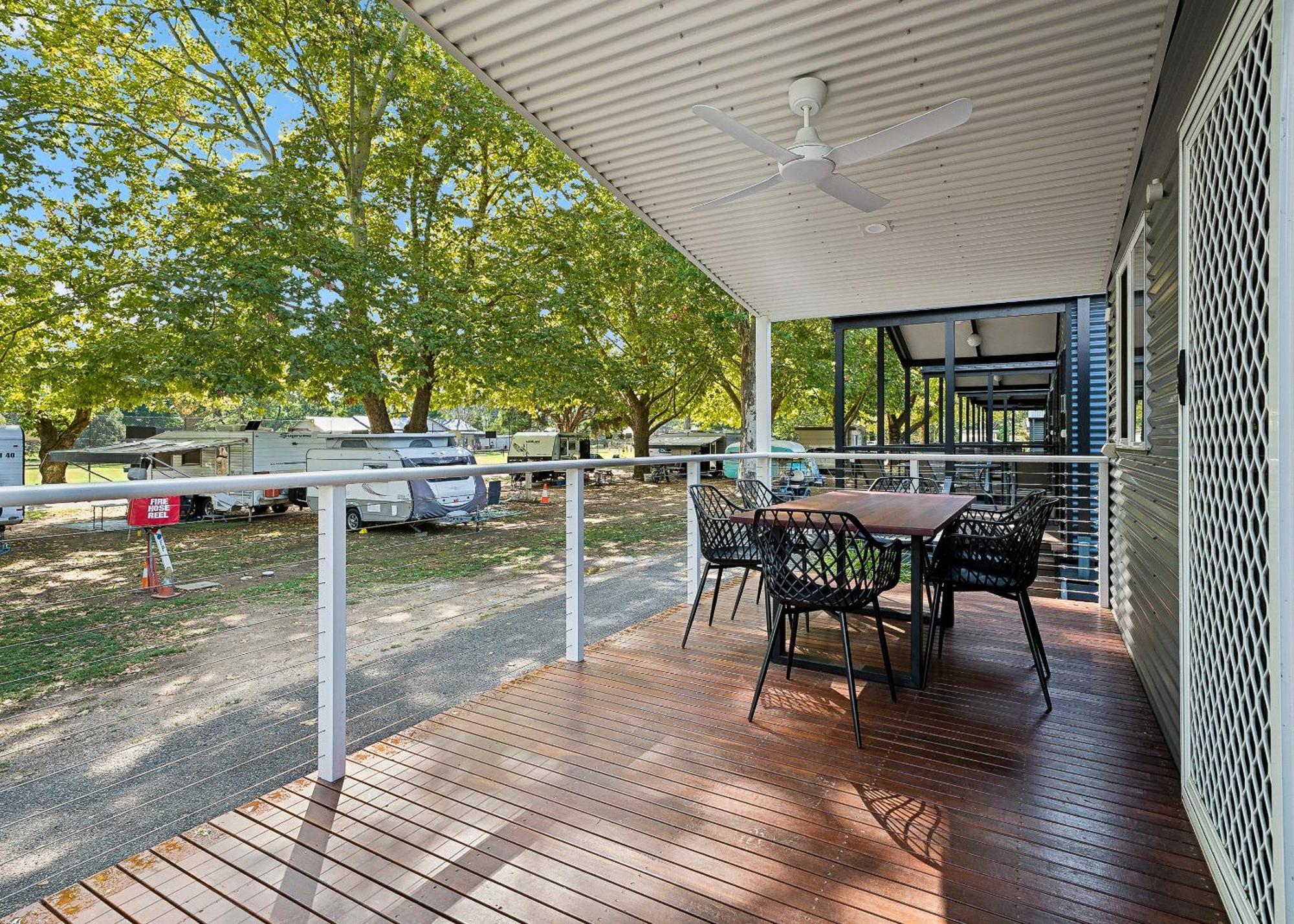 Myrtleford Holiday Park 외부 사진